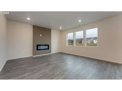 4989 Marr Avenue NE Salem OR 97301