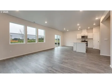 4989 Marr Avenue NE Salem OR 97301