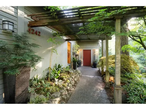 4242 SW Twombly Avenue Portland OR 97239