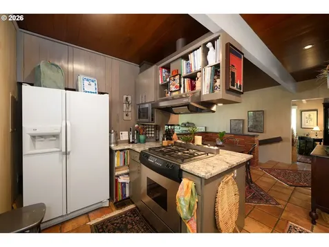 4242 SW Twombly Avenue Portland OR 97239
