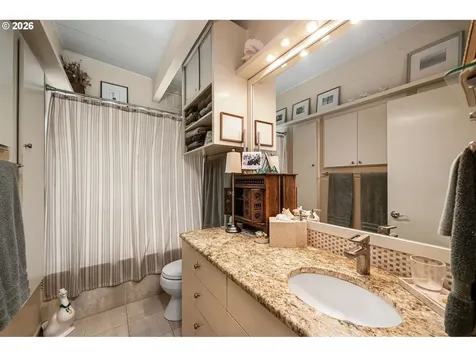 4242 SW Twombly Avenue Portland OR 97239