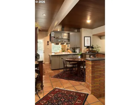 4242 SW Twombly Avenue Portland OR 97239