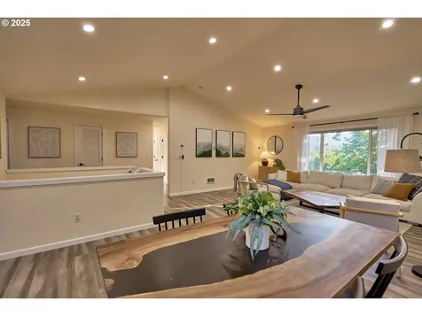 4175 NE Everett Court Camas WA 98607