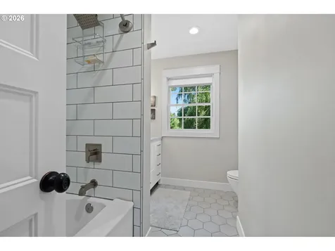 8795 SW Birchwood Road Portland OR 97225