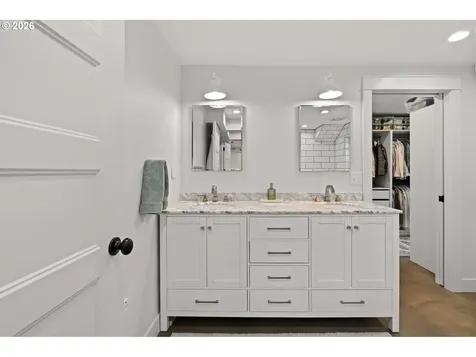 8795 SW Birchwood Road Portland OR 97225