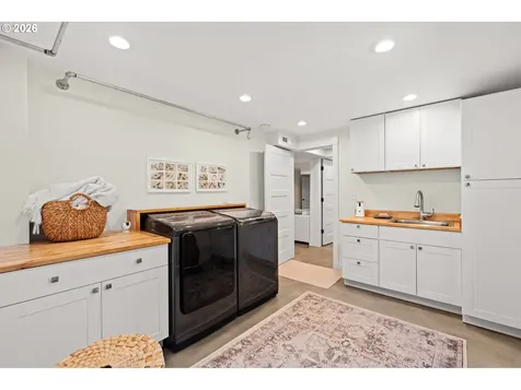8795 SW Birchwood Road Portland OR 97225
