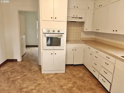 8434 SE 17th Avenue Portland OR 97202