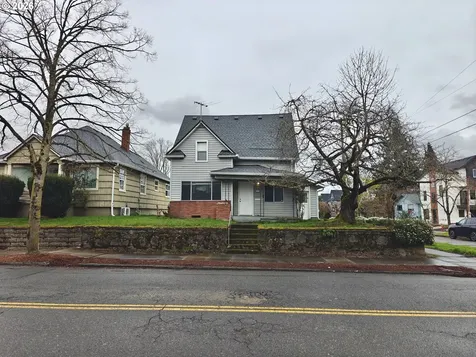 8434 SE 17th Avenue Portland OR 97202