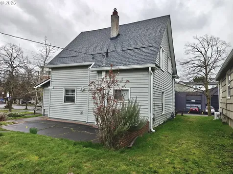 8434 SE 17th Avenue Portland OR 97202