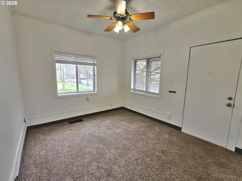 8434 SE 17th Avenue Portland OR 97202