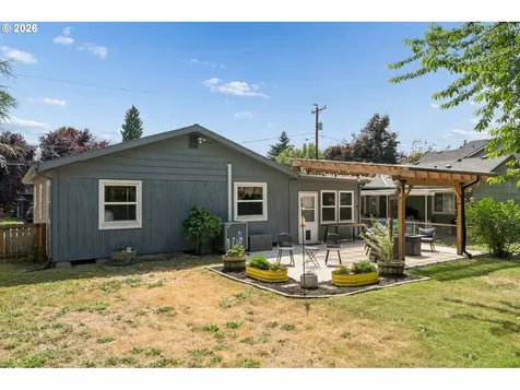 9805 N Clarendon Avenue Portland OR 97203