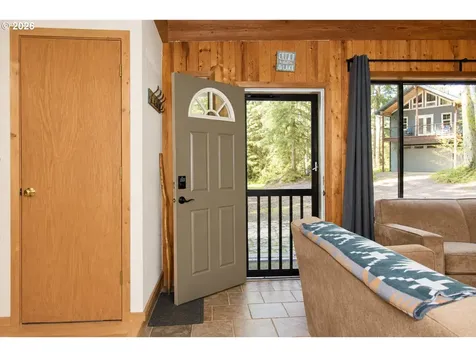 Cabin 196 Northwoods Cougar WA 98616