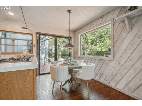 2748 SW 84th Place Portland OR 97225