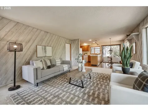 2748 SW 84th Place Portland OR 97225