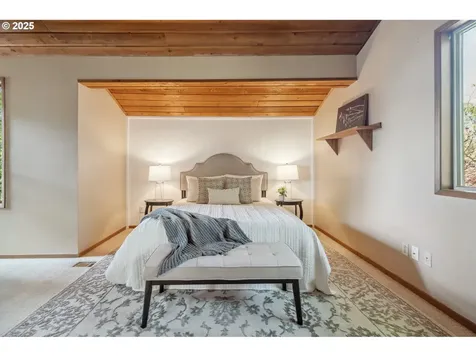 2748 SW 84th Place Portland OR 97225