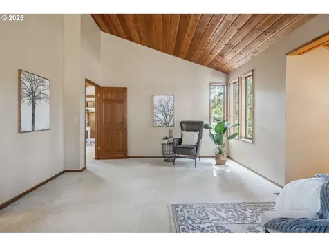 2748 SW 84th Place Portland OR 97225