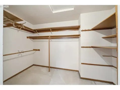 2748 SW 84th Place Portland OR 97225