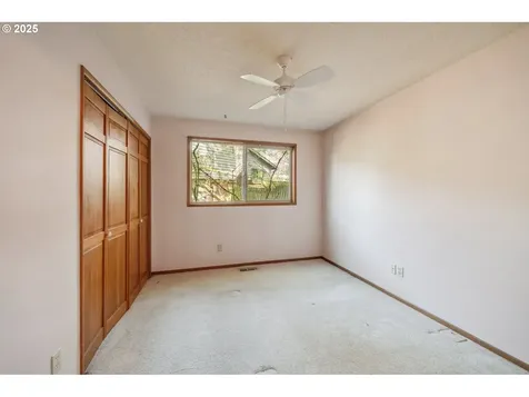 2748 SW 84th Place Portland OR 97225