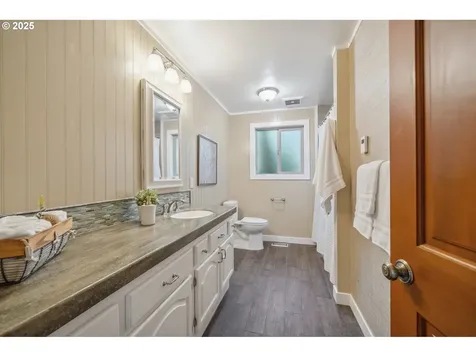 2748 SW 84th Place Portland OR 97225