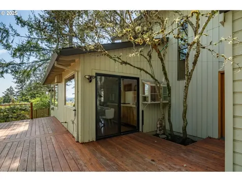 2748 SW 84th Place Portland OR 97225