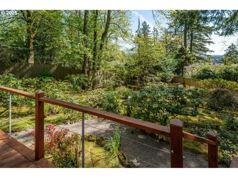 2748 SW 84th Place Portland OR 97225