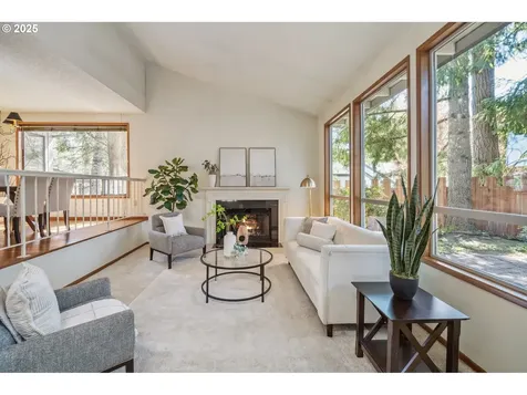 2748 SW 84th Place Portland OR 97225