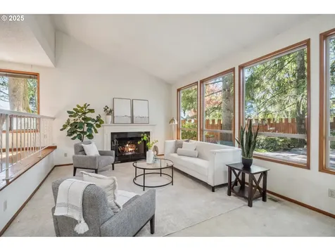 2748 SW 84th Place Portland OR 97225