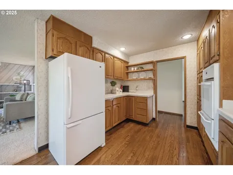 2748 SW 84th Place Portland OR 97225