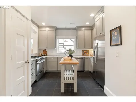 6127 NE 27th Avenue Portland OR 97211