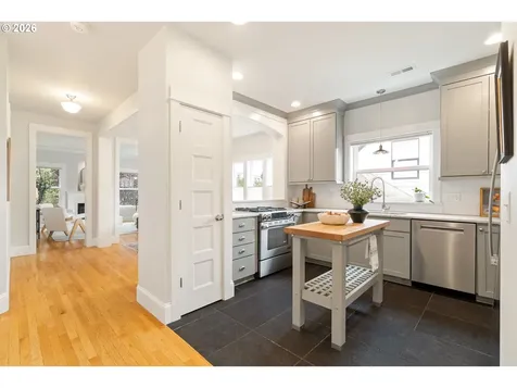 6127 NE 27th Avenue Portland OR 97211