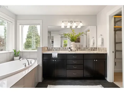 6127 NE 27th Avenue Portland OR 97211