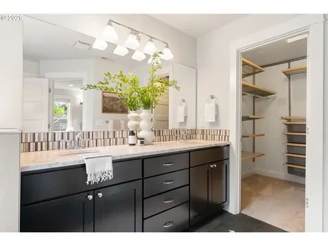 6127 NE 27th Avenue Portland OR 97211
