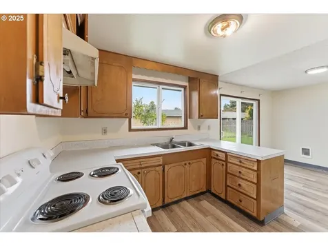 20385 SW Shelley Court Beaverton OR 97078