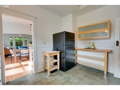 4261 SE Morrison Street Portland OR 97215