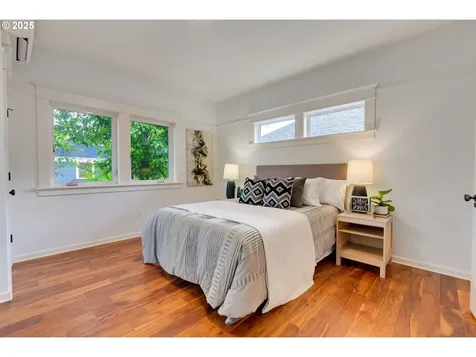 4261 SE Morrison Street Portland OR 97215