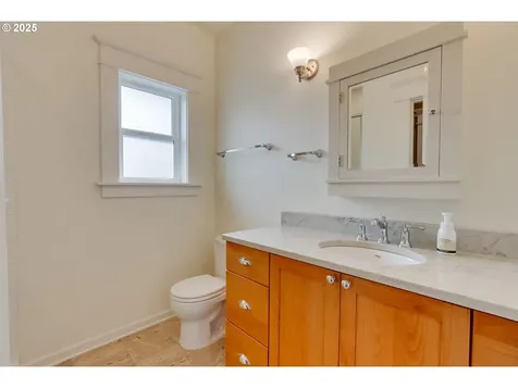 4261 SE Morrison Street Portland OR 97215