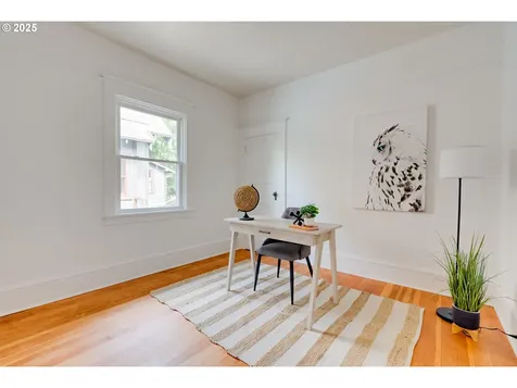 4261 SE Morrison Street Portland OR 97215