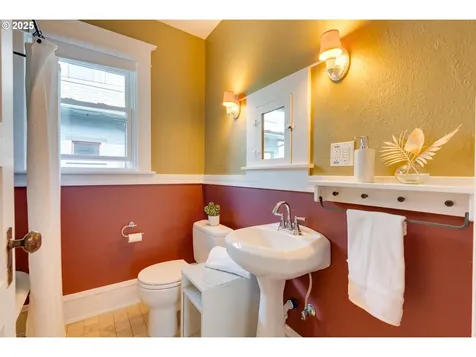 4261 SE Morrison Street Portland OR 97215