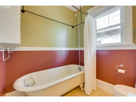 4261 SE Morrison Street Portland OR 97215