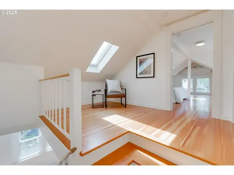 4261 SE Morrison Street Portland OR 97215