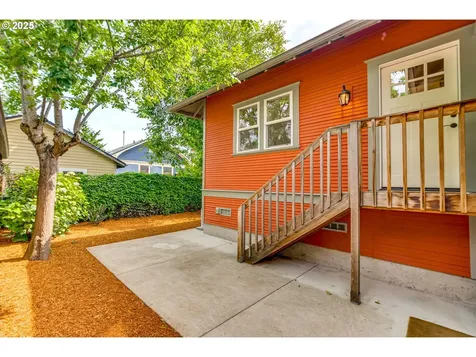 4261 SE Morrison Street Portland OR 97215