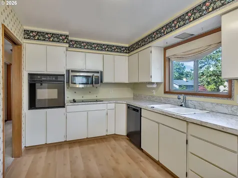 8835 SW Oak Lane Portland OR 97223