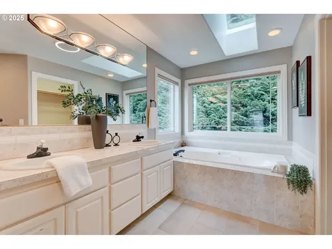 13888 SW Essex Drive Portland OR 97223
