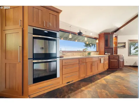 14162 SE Holgate Boulevard Portland OR 97236