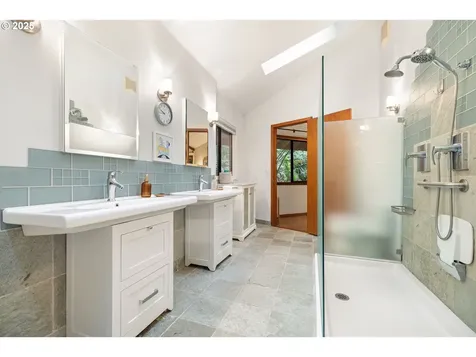 14162 SE Holgate Boulevard Portland OR 97236