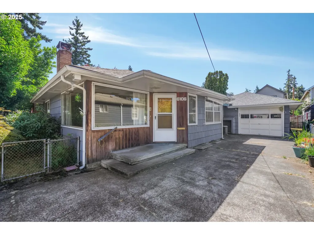 6106 SE Lexington Street Portland OR 97206