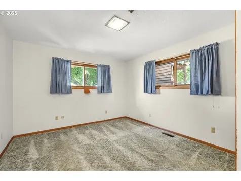 6106 SE Lexington Street Portland OR 97206