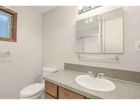 6106 SE Lexington Street Portland OR 97206