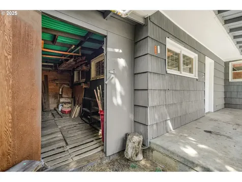 6106 SE Lexington Street Portland OR 97206