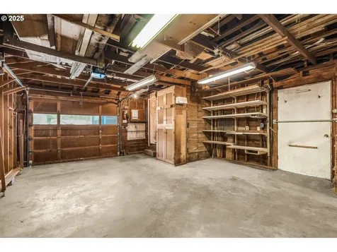 6106 SE Lexington Street Portland OR 97206